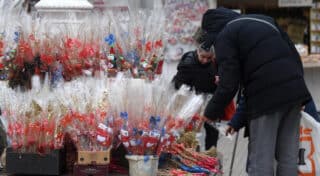 Zagreb: Povodom Svetog Nikole na glavnom Trgu prodaju se šibe