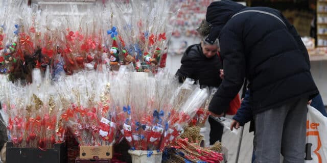 Zagreb: Povodom Svetog Nikole na glavnom Trgu prodaju se šibe