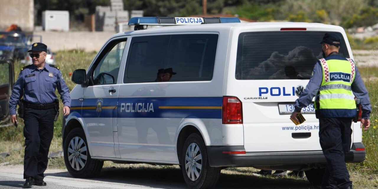 Šibenik: U prometnoj nesreći sudjelovalo nekoliko vozila i hitna pomoć