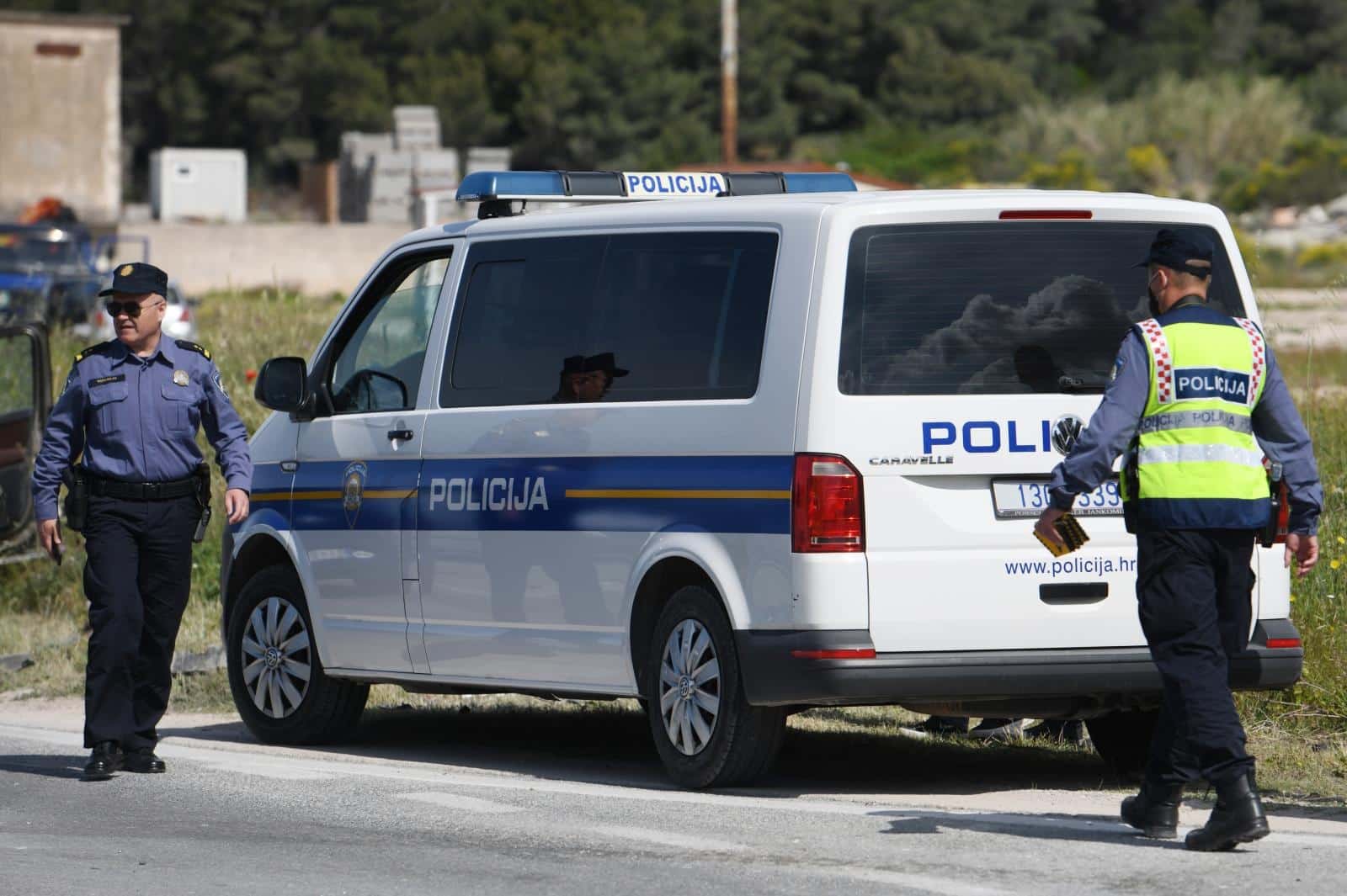 Šibenik: U prometnoj nesreći sudjelovalo nekoliko vozila i hitna pomoć