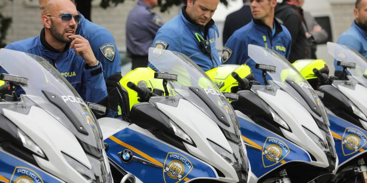 Zagreb: Davor Božinović nazočio programu primopredaje policijskih motocikala