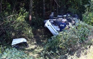 Teška prometna nesreća u Sikirevcima u kojoj su život izgubila dva mladića, a još trojica ozlijeđena