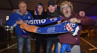 Zagreb: Navijači se u Fan zoni pripremaju za početak utakmice