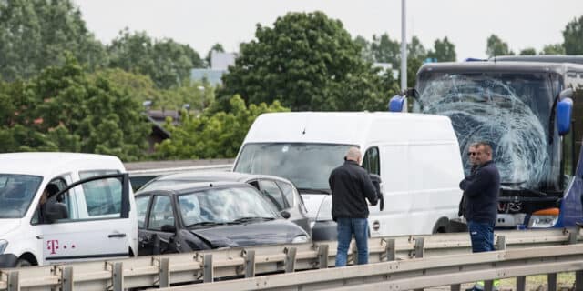 Zagreb: U lančanom sudaru na Slavonskoj aveniji sudjelovali autobus, kombi i više osobnih vozila