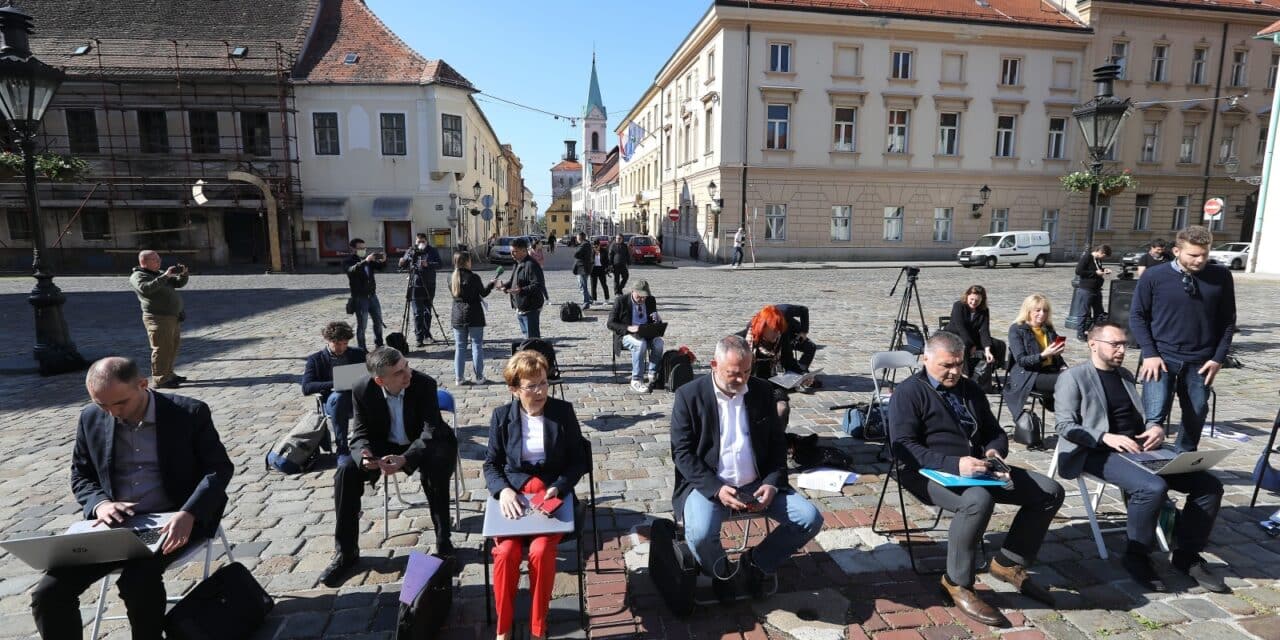 Zagreb: Gradska skupština po prvi put održana online putem, oporba se okupila na Trgu svetog Marka