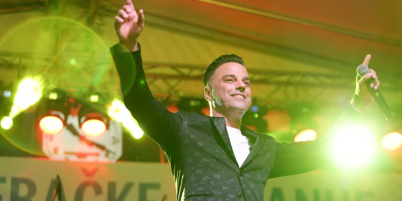 Dugo Selo: Ivan Zak održao koncert na Danu Zagrebacke županije