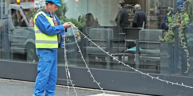 Zagreb: Pripreme za advent, počelo ukrašavanje centra