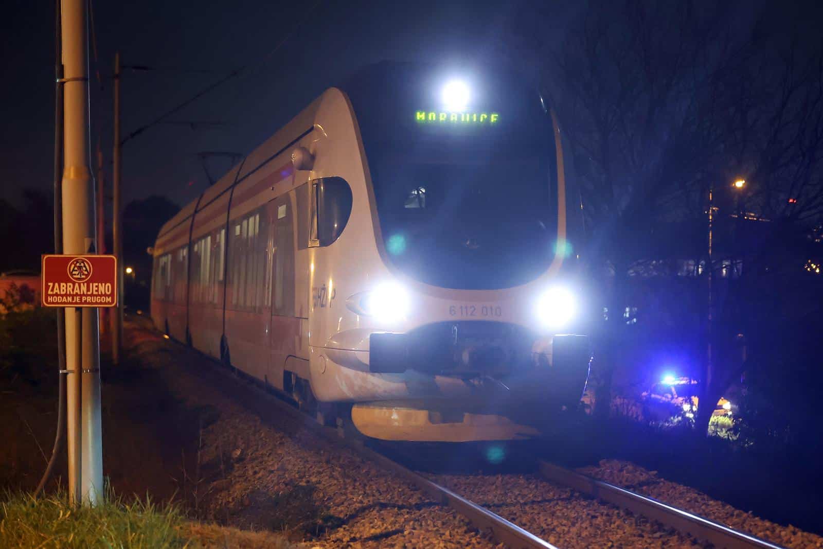 Zagreb: U Remetincu vlak naletio na pješaka koji je prevezen u bolnicu