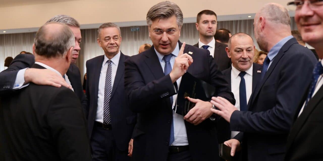 Split: Sastanak Vlade sa županima, predstavnicima Udruge gradova i Udruge općina