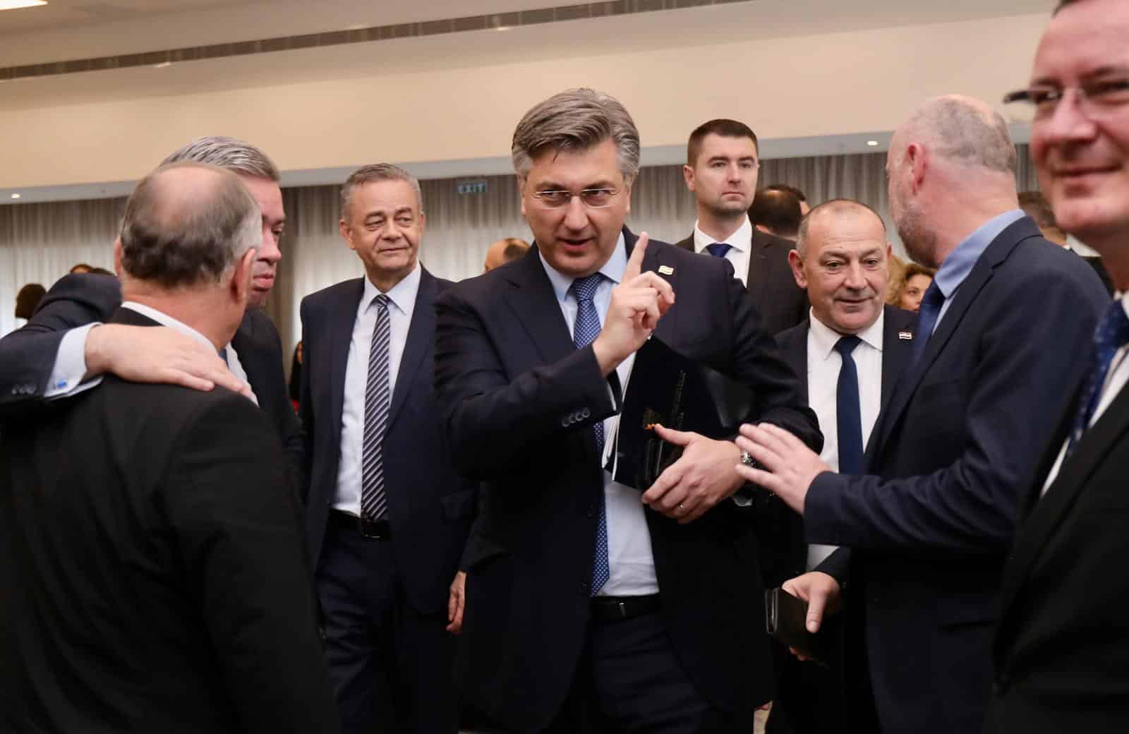 Split: Sastanak Vlade sa županima, predstavnicima Udruge gradova i Udruge općina