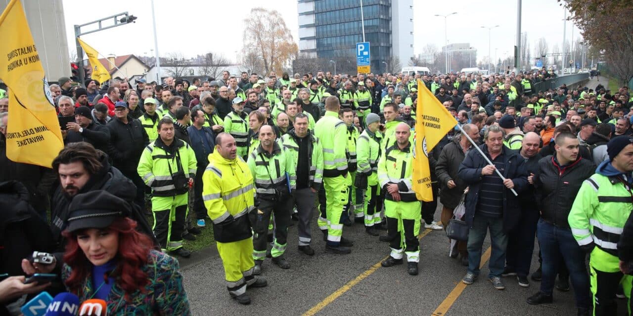 Zagreb: Prosvjed radnika Čistoće koji su nezadovoljni svojim primanjima