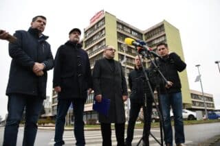 Koprivnica: Čelnici Mosta ispred Podravke održali konferenciju za medije