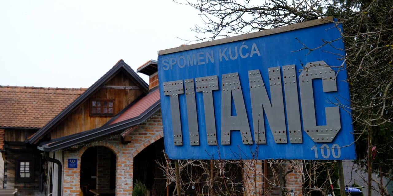 Spomen kuća Titanic u Bratini nedaleko Zagreba