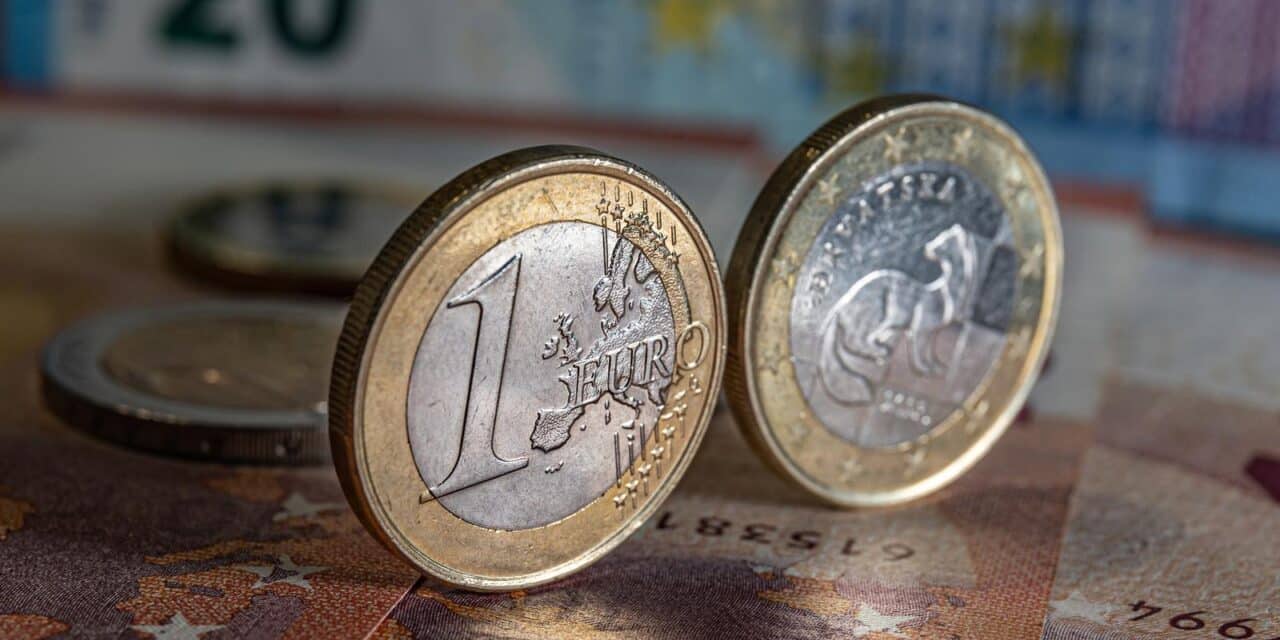 Od 1. siječnja 2023. euro je postao službena valuta u RH