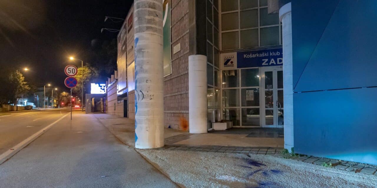 Navijači Zadra izazvali incident na početku sastanka NO KK Zadar s gradskim vijećnicima