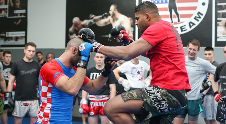 Zagreb: MMA borac Alistair Overeem održao pokazni trening i družio se s navijačima