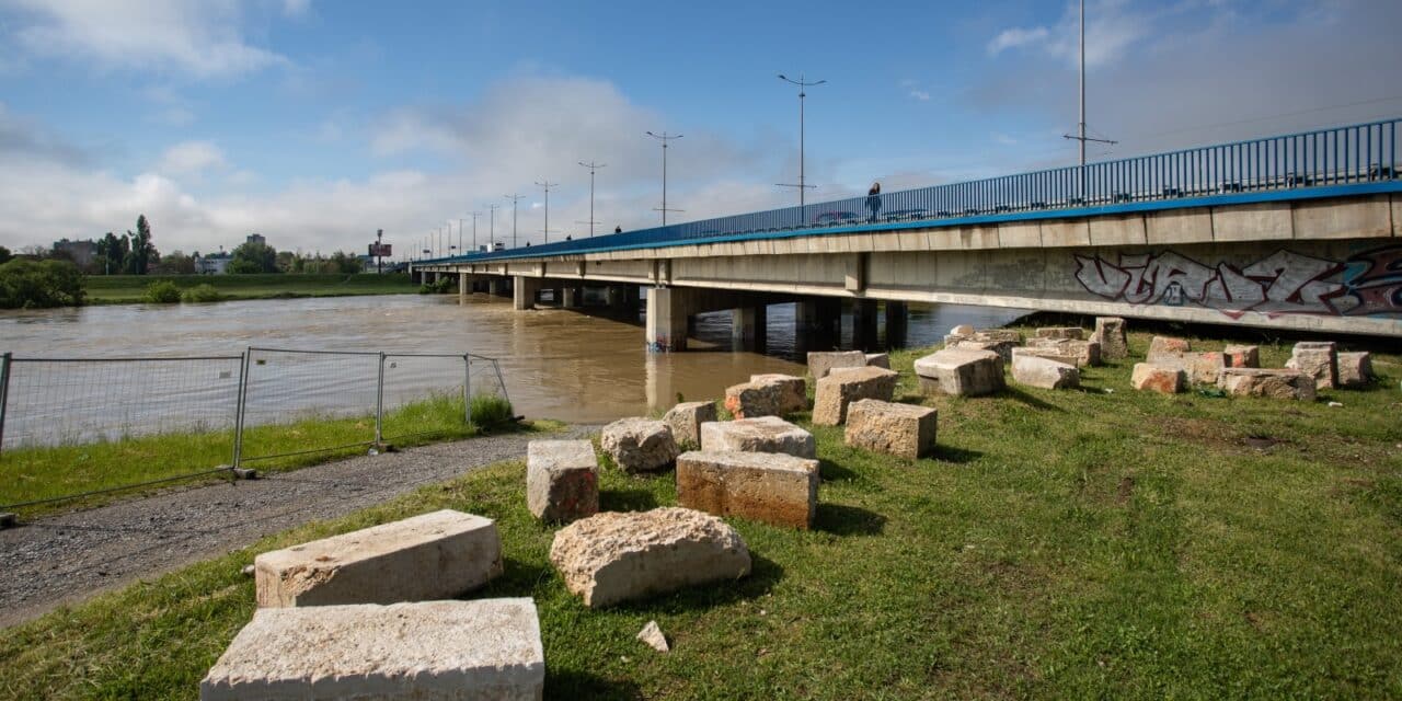 Zagreb: Zbog visokog vodostaja rijeka Sava izlila se iz korita