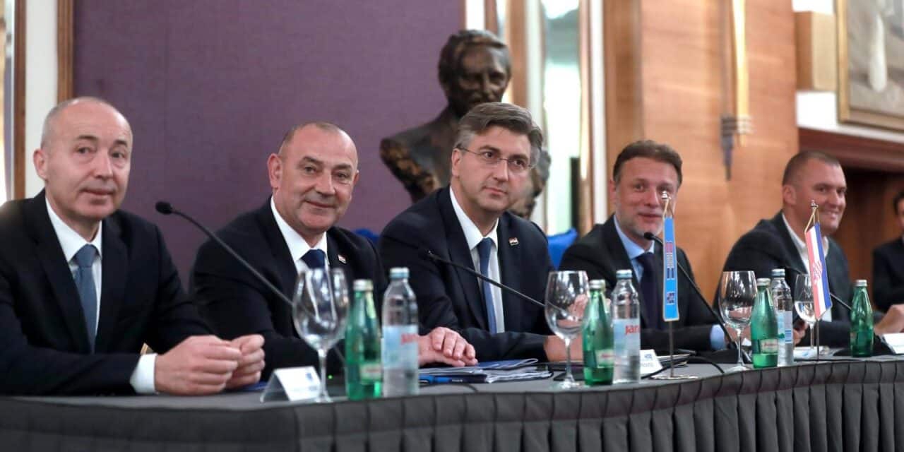Zagreb: Sjednica Središnjeg odbora HDZ-a