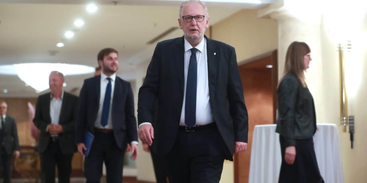 Zagreb: Članovi HDZ-a dolaze na sjednicu Središnjeg odbora