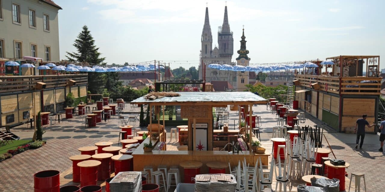 Zagreb: Popularni kišobrani i ove godine će vizualno očarati posjetitelje festivala Baš naš