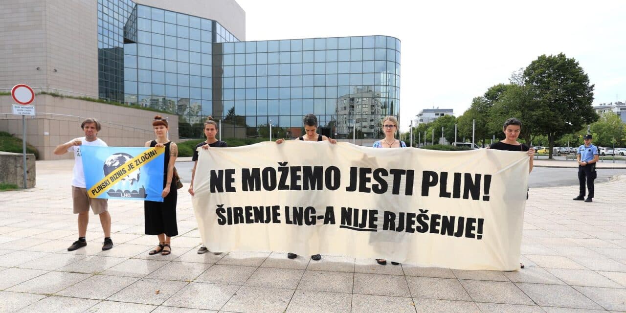 Zagreb: Prosvjed Zelene akcije ispred NSK
