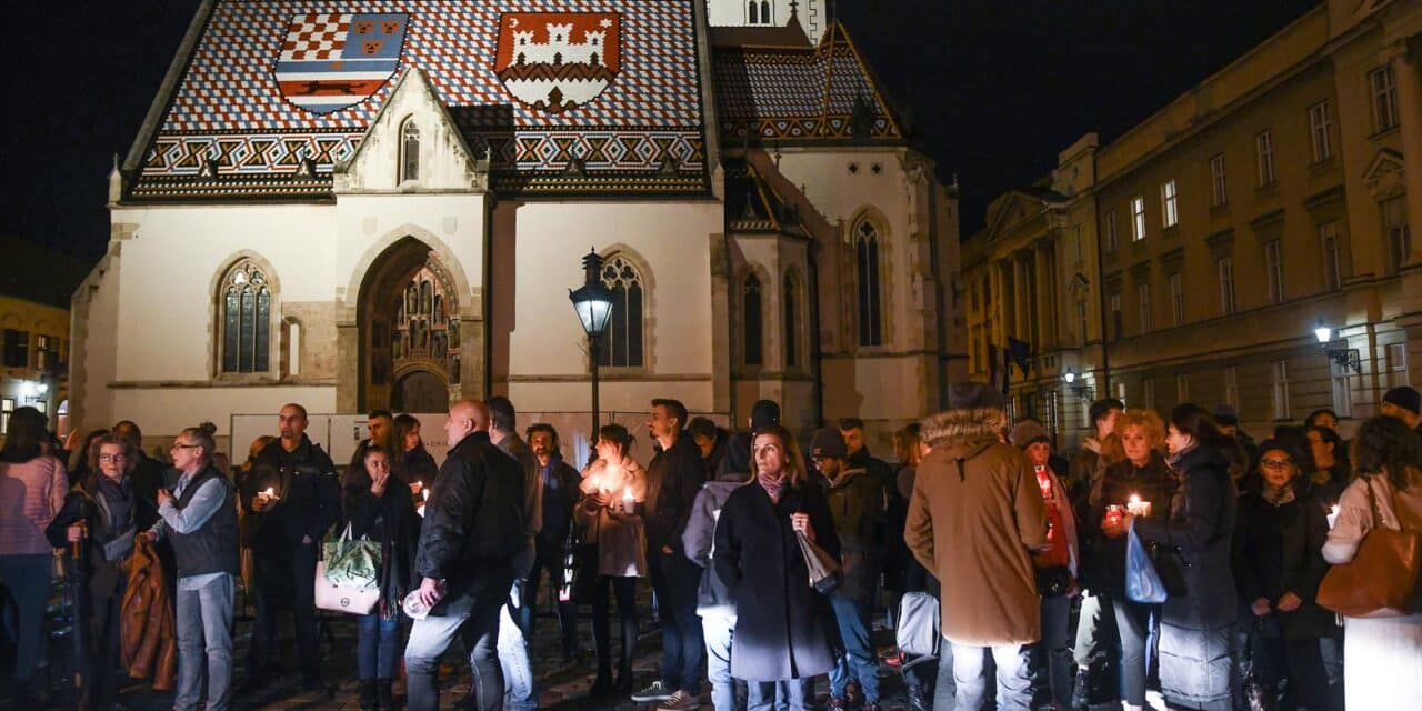 Zagreb: Na Trgu svetog Marka održan je prosvjed zbog sve strožih epidemioloških mjera