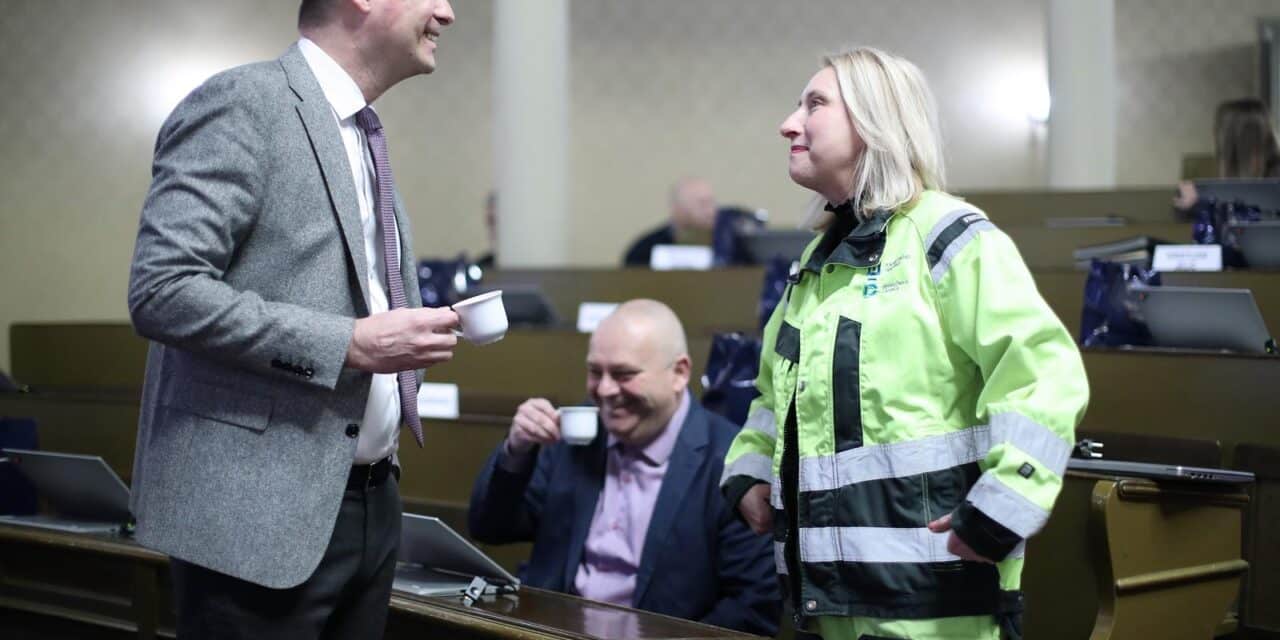 Zagreb: Gordana Rusak odjevena kao djelatnica Čistoće u znak podrške onima koji prosvjeduju