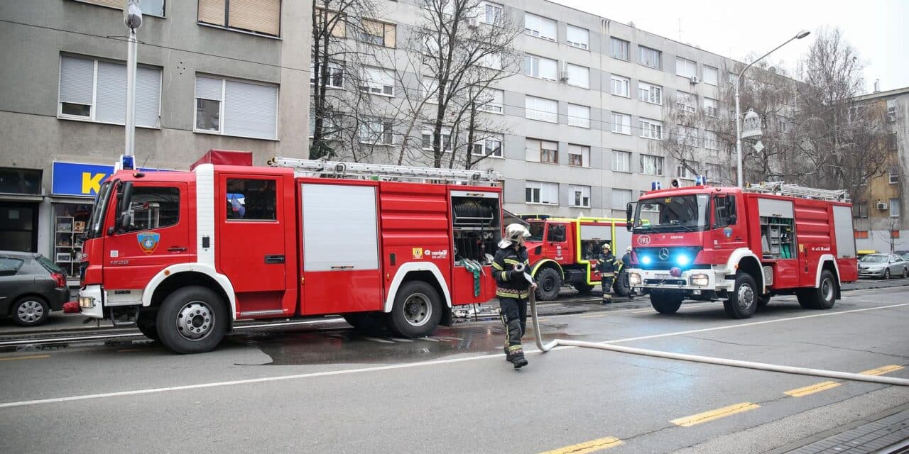 Zagreb: Požar skladišta u Maksimirskoj ulici