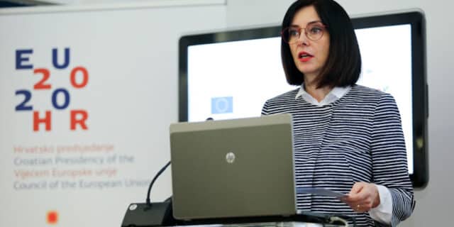 Zagreb: Ministrica Divjak uručila ugovore o dodjeli bespovratnih sredstava