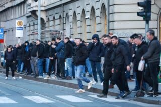 Zagreb: Bad Blue Boys počeli su se okupljati oko hotela gdje uskoro počinje skupština Dinama