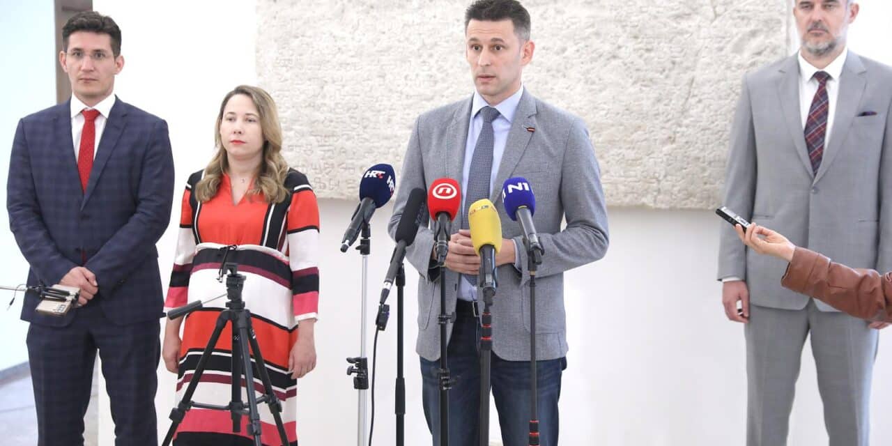 Zagreb: Klub zastupnika Mosta o temi “Nemoralna ponuda HDZ-a vezana za izmjenu Ustava“