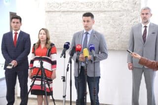Zagreb: Klub zastupnika Mosta o temi “Nemoralna ponuda HDZ-a vezana za izmjenu Ustava“