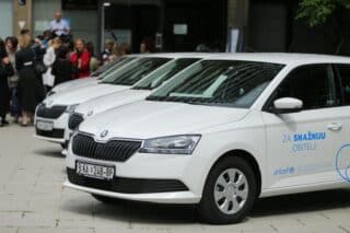 Zagreb: Ministarstvo obitelji i UNICEF obiteljskim centrima uručili službena vozila