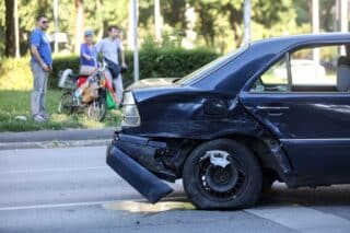 Sudar dva automobila na križanju Kombolove i Ulice Božidara Magovca u Zagrebu