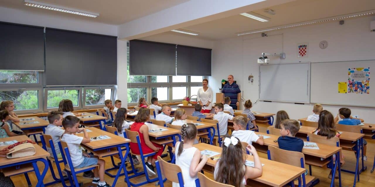 U dubrovačkim osnovnim školama više 400 učenika krenulo u prve razrede