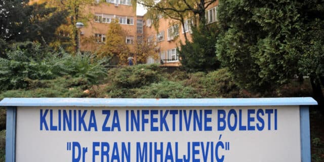 PXL_091110_151