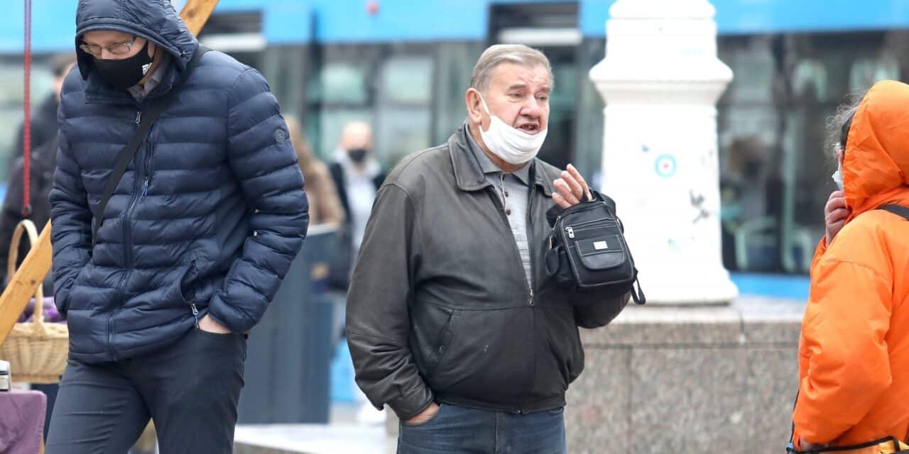 Zagreb: Stiglo vrijeme zimskih kaputa, jakni, šalova i kapa