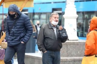 Zagreb: Stiglo vrijeme zimskih kaputa, jakni, šalova i kapa