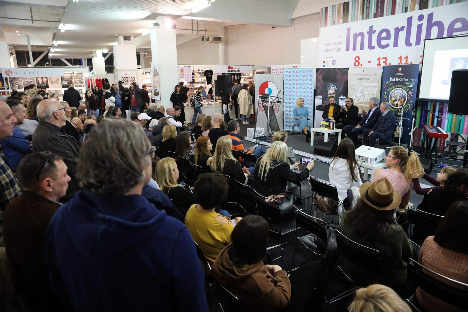 Zagreb: Željko Bebek na Interliberu promovirao autobiografiju “U inat svima”