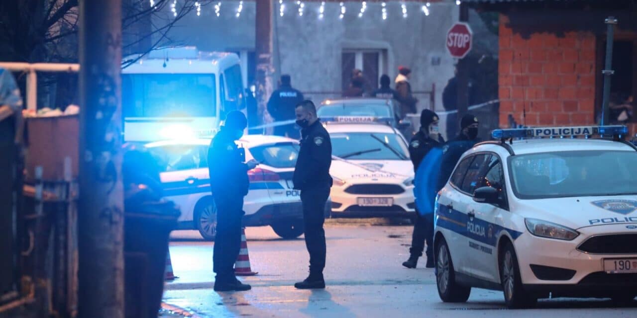 Policijski očevid u Kozari boku gdje su napadnuta dva policajca