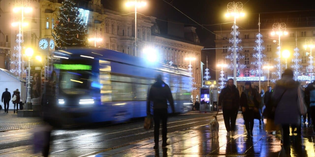 Advent u Zagrebu kakav nikada nije bio – ukrašene i puste ulice