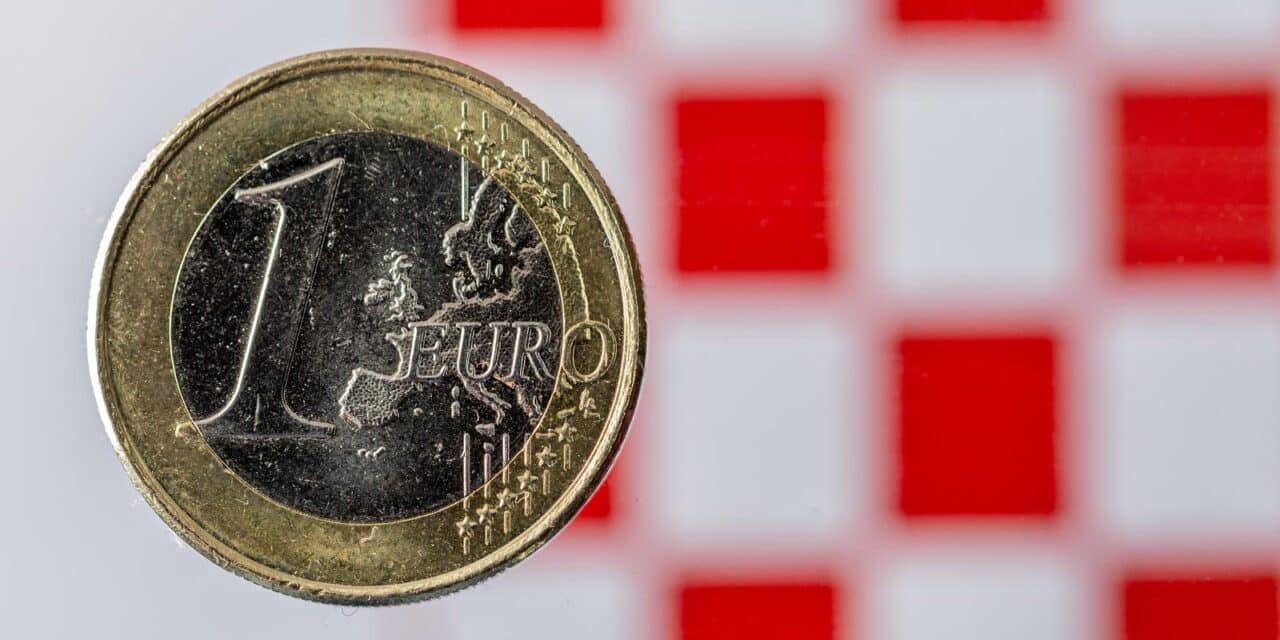 Od 1. siječnja 2023. euro je postao službena valuta u RH