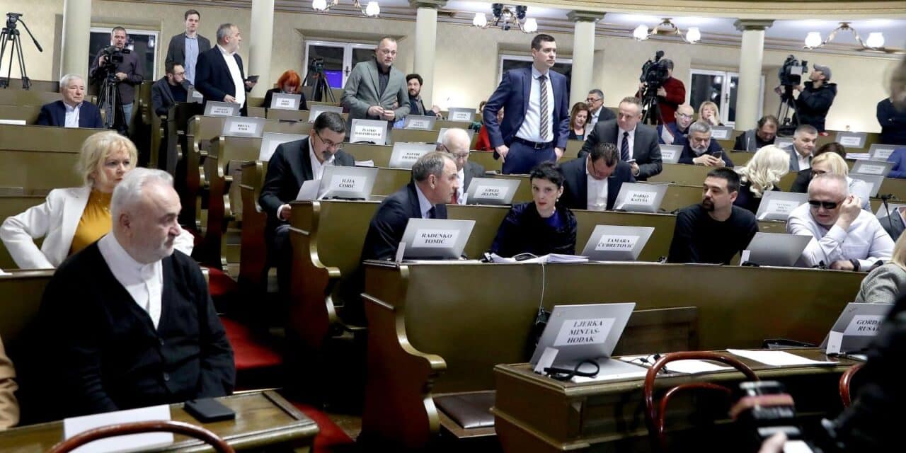 Sjednica Gradske skupštine – gradonačenik i njegova stranka povukli amandmane