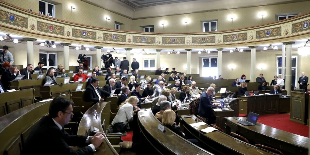 Sjednica Gradske skupštine – gradonačenik i njegova stranka povukli amandmane