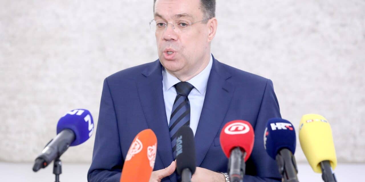 Zagreb: Damir Bajs govorio o dogovorima oko izmjene ustava