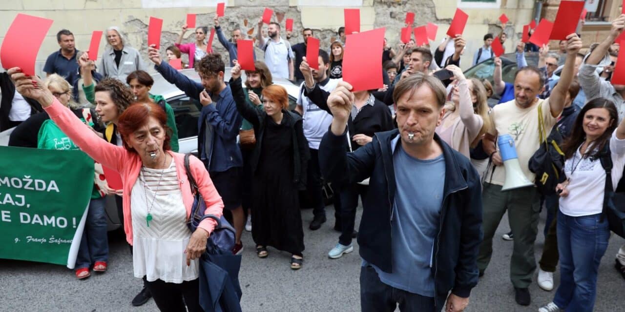 Protestni skup protiv novog prijedloga GUP-a ispred skupštine Grada Zagreba