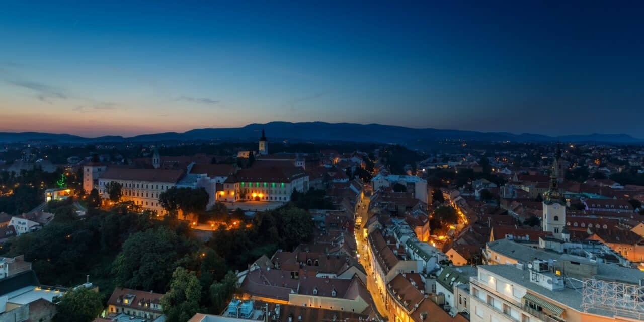 Pogled na grad Zagreb u sumrak