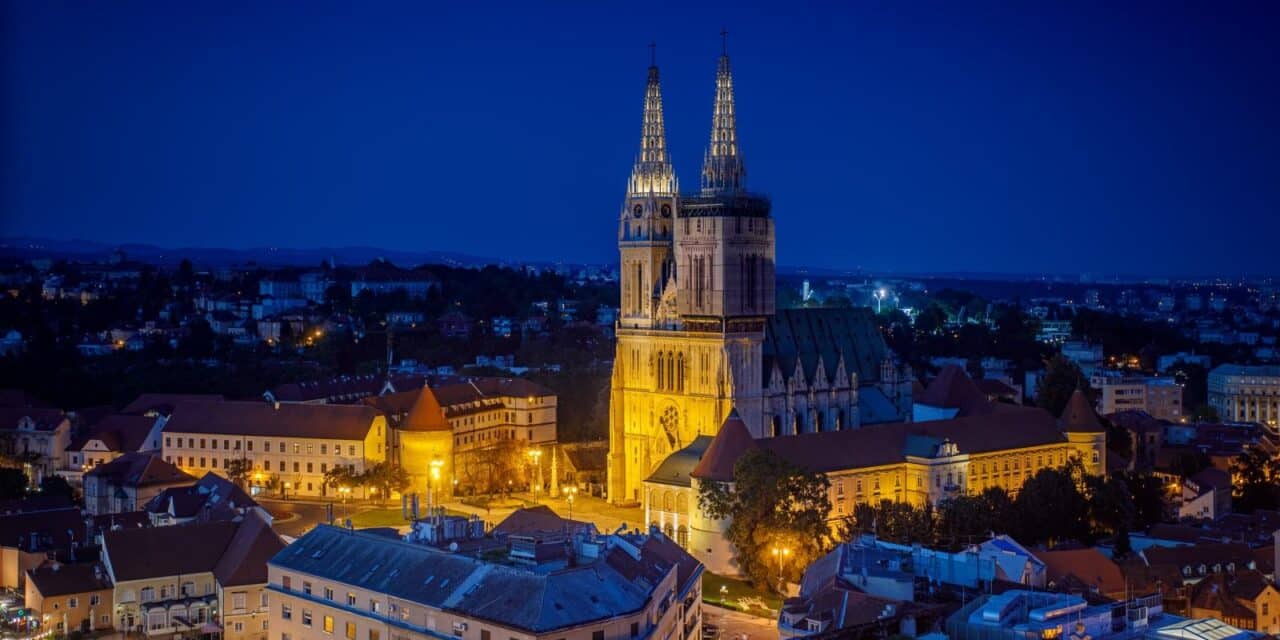 Pogled na grad Zagreb u sumrak