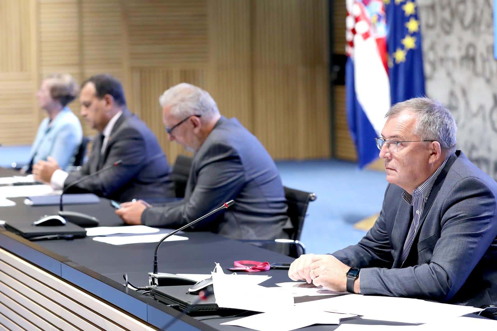 Zagreb: Stožer objavio nove brojke – novozaraženih koronavirusom je 1042