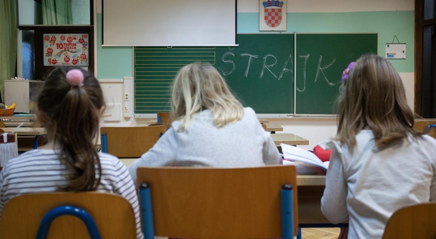 Započeo štrajk učitelja i profesora u osnovnim i srednjim školama